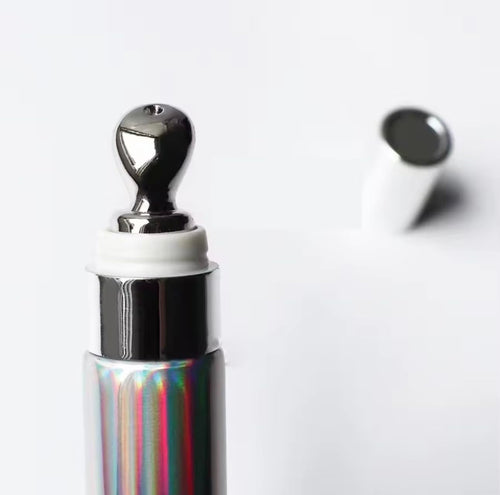 Gloss cu efect de marire pentru buze